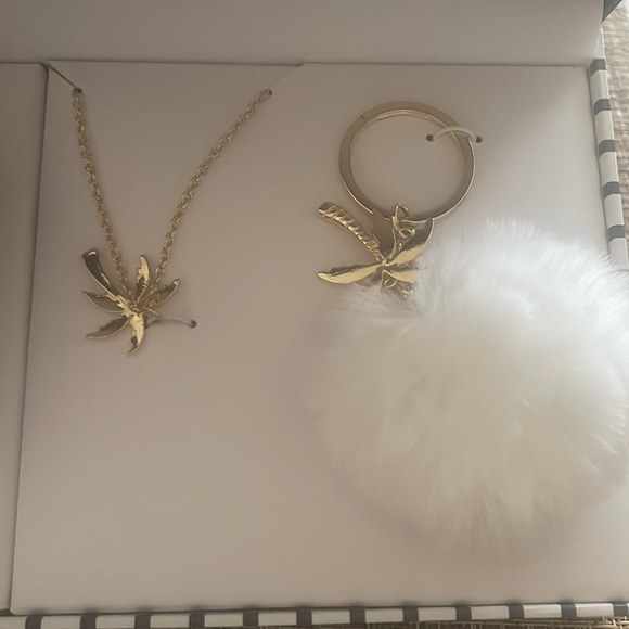 Sailor Jane ladies watch set. Set comes with watch, necklace and key chain - Picture 3 of 4